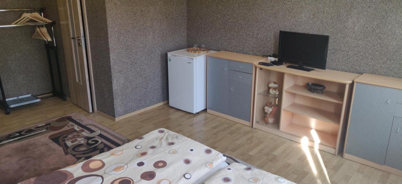 柯伐退休金酒店 Ústí nad Labem 外观 照片